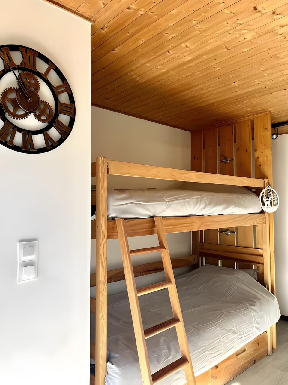 Property building, Living room, Bedroom