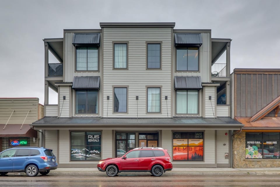 Downtown Columbia Falls Condo: 16 Mi to Ski Resort House in Columbia Falls