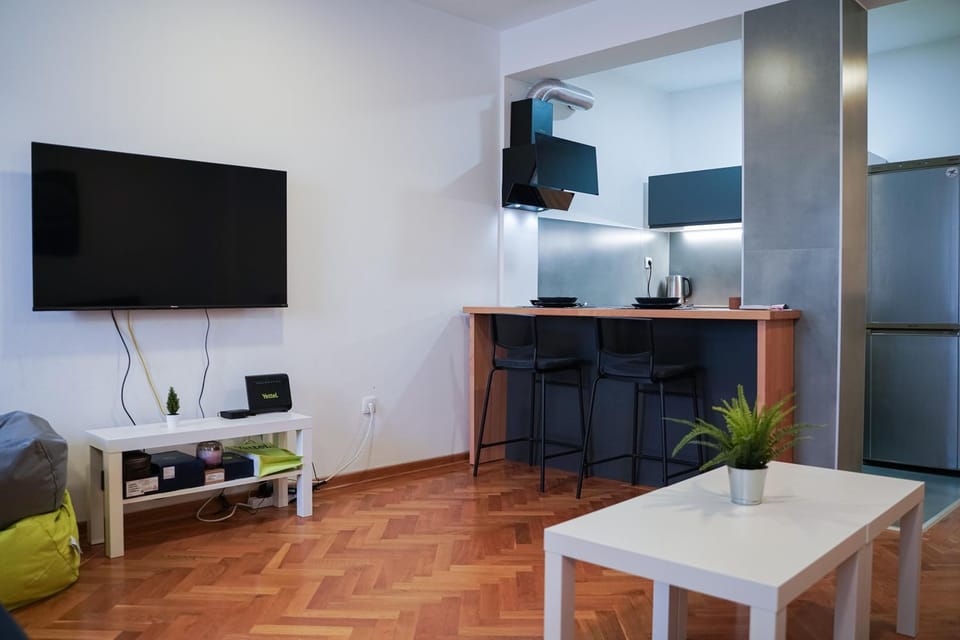 TV and multimedia, Kitchen or kitchenette, Dining area, oven