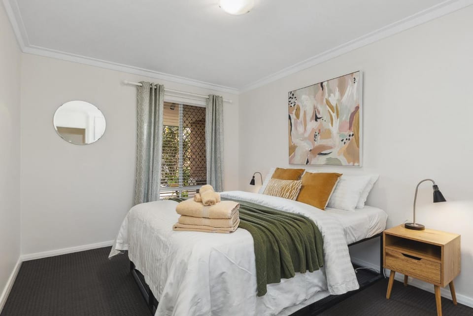 Kitchen or kitchenette, Bedroom