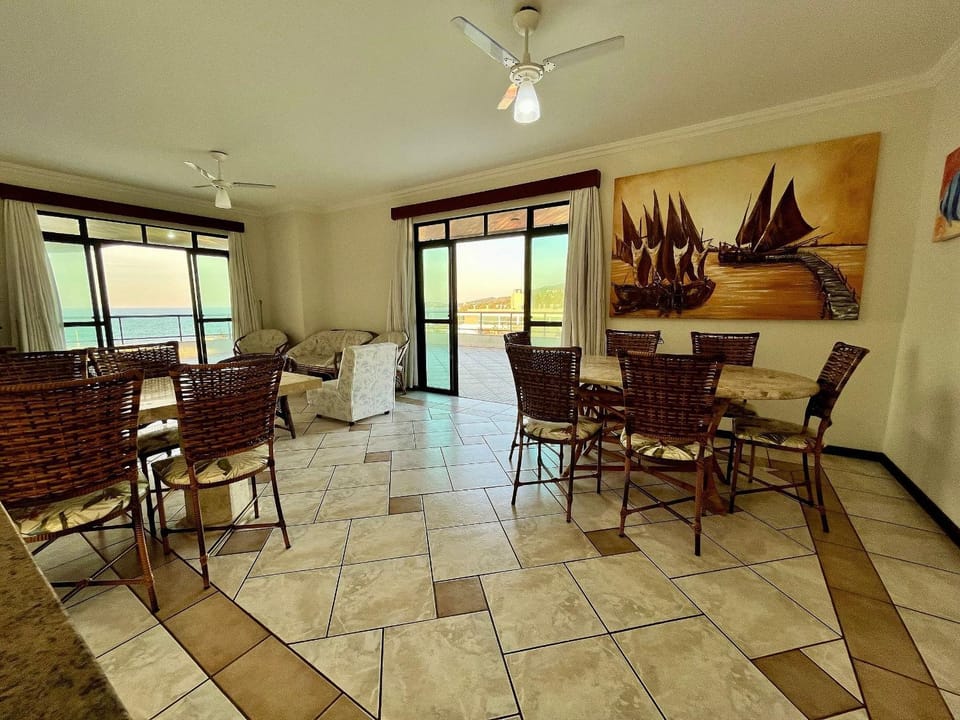 B192 Cobertura ampla com 5 quartos e vista para o mar Apartment in Bombinhas