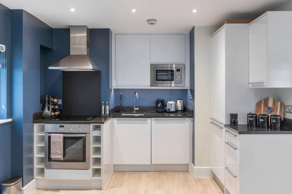 Urban Retreat in Southwark 2BR Gem for 4 Apartment in London Borough of Southwark
