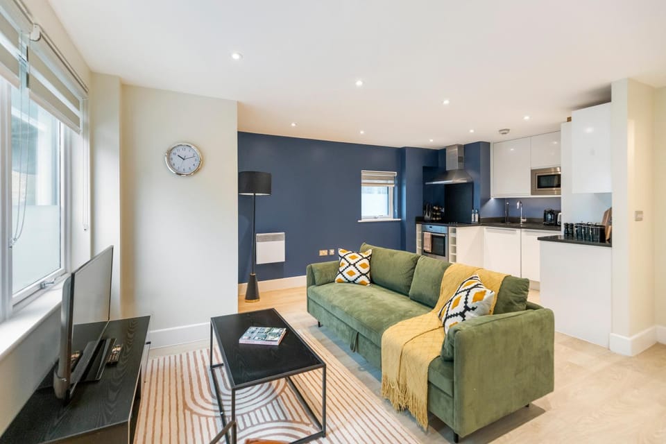 TV and multimedia, Kitchen or kitchenette, Living room, Seating area, Dining area, minibar, stove