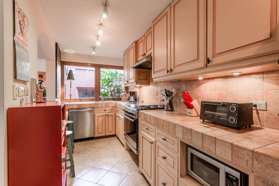 Coffee/tea facilities, Kitchen or kitchenette, dishwasher, minibar, pet friendly, stove, toaster