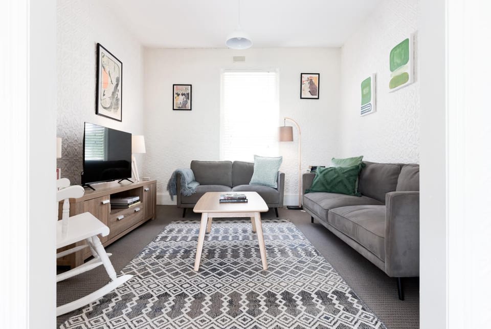 Charming Inner City Stay with parking & wifi House in Launceston