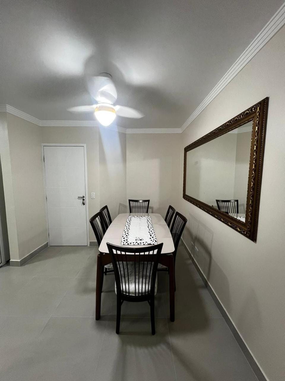 Dining area, Meals