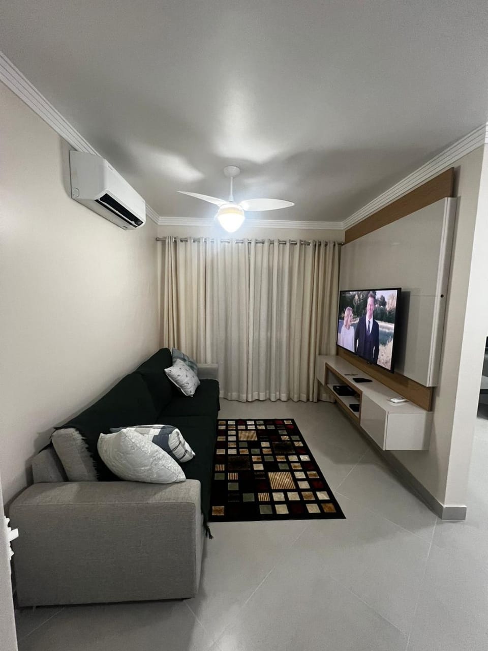 Communal lounge/ TV room, Living room