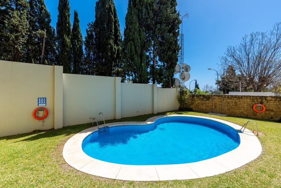 Property building, Swimming pool