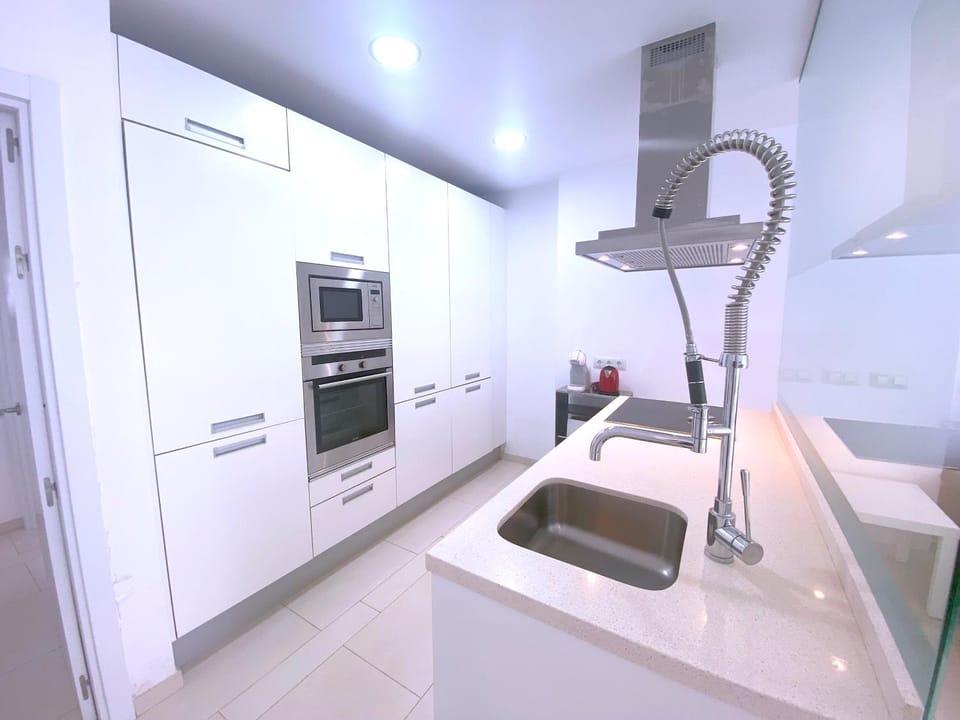 Kitchen or kitchenette, minibar, pet friendly, stove