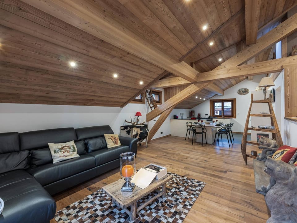 Appartement rénové au centre de Megève avec balcon et parking - FR-1-569-137 Apartment in Megève