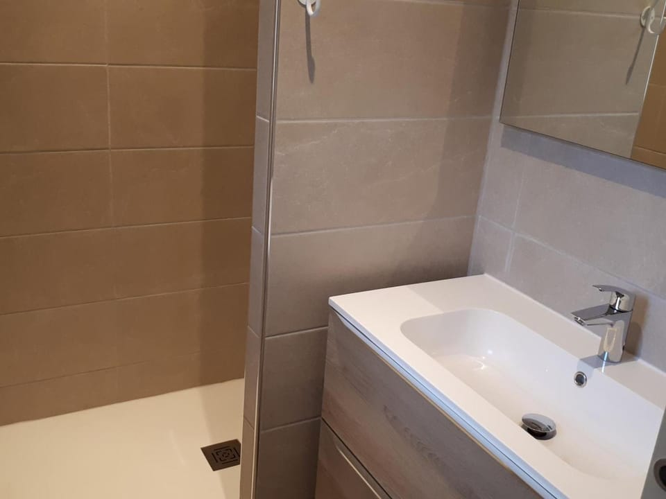 Maison rénovée avec vue sur la campagne, terrasse et jardin à Coutansouze - FR-1-489-478 House in Bourgogne-Franche-Comté