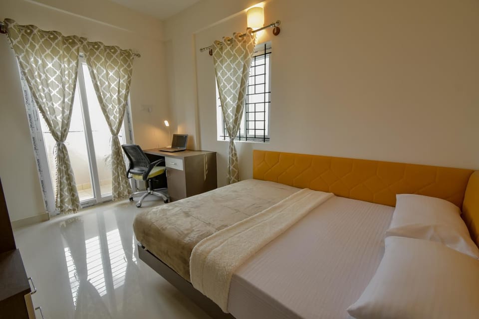 Bed, Balcony/Terrace, Photo of the whole room, Bedroom, hair dresser