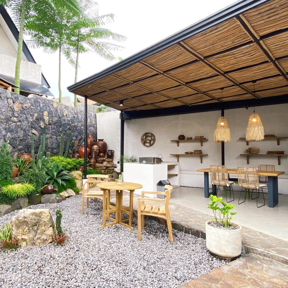 Patio, Garden, Seating area, Dining area, Garden view