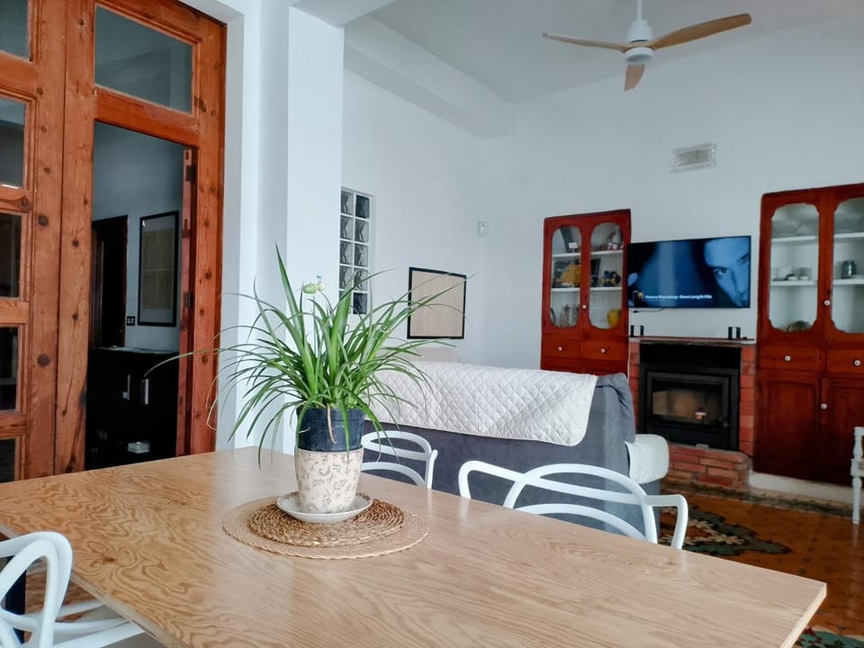 TV and multimedia, Living room, Dining area