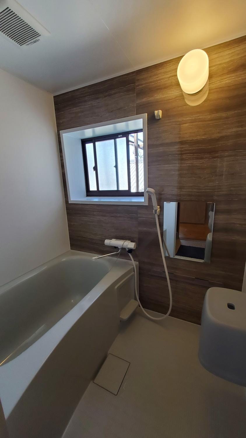 Bathroom, Bath