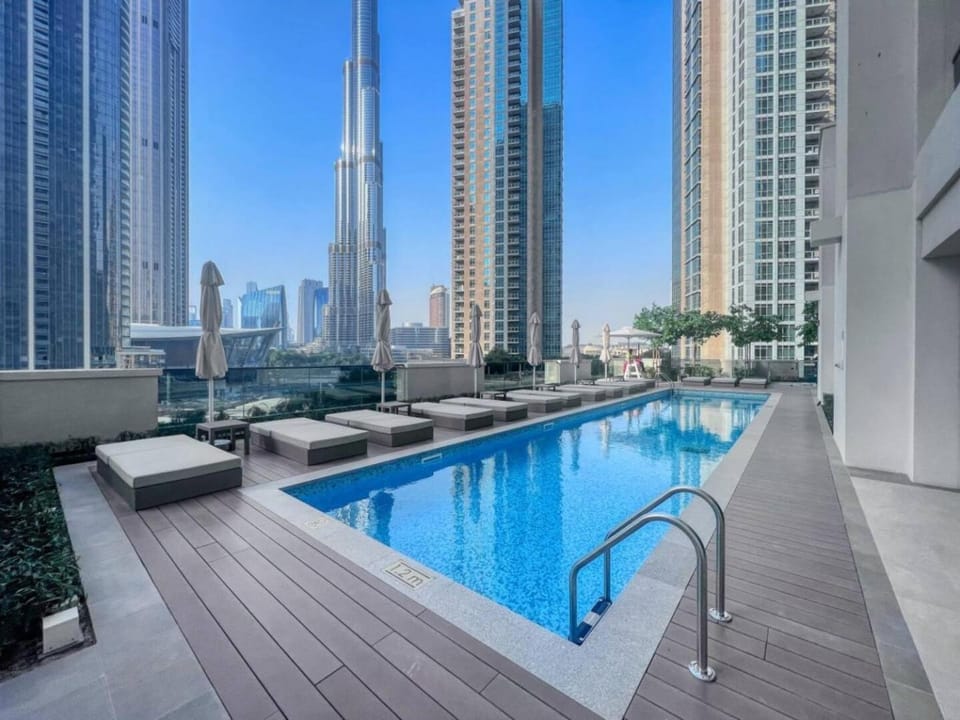 Swimming pool, Swimming pool