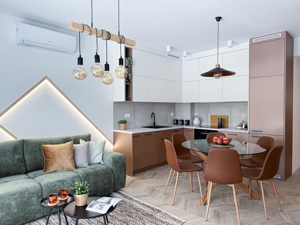 Coffee/tea facilities, Kitchen or kitchenette, Living room, Seating area, Dining area, stove