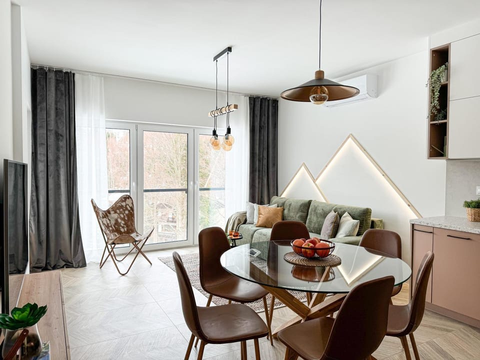 Living room, Seating area, Dining area