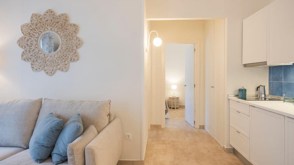 Kitchen or kitchenette, Living room, Seating area