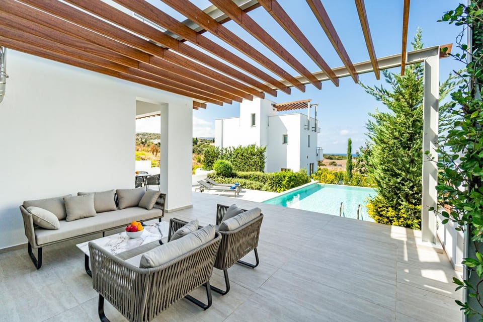 Seating area, Swimming pool, sunbed