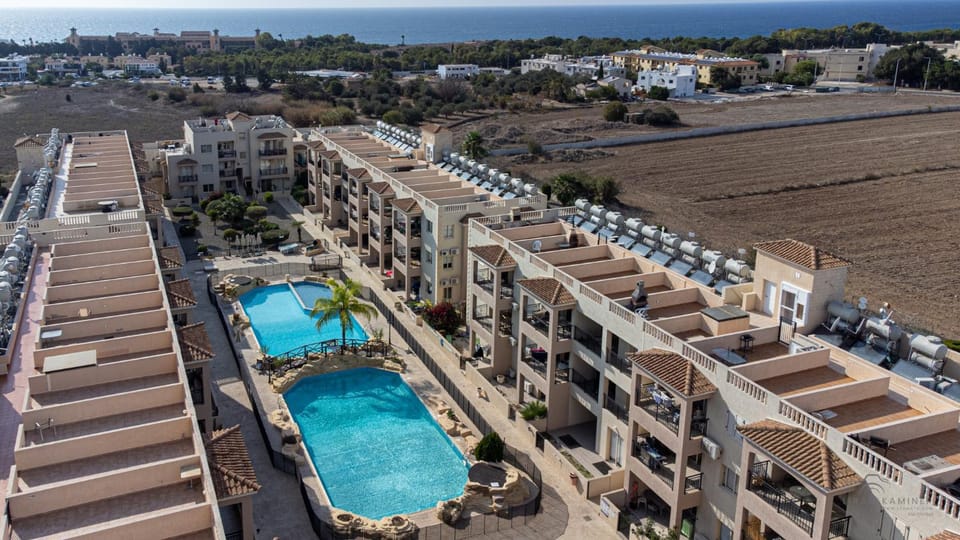 Property building, Pool view, Swimming pool, Swimming pool
