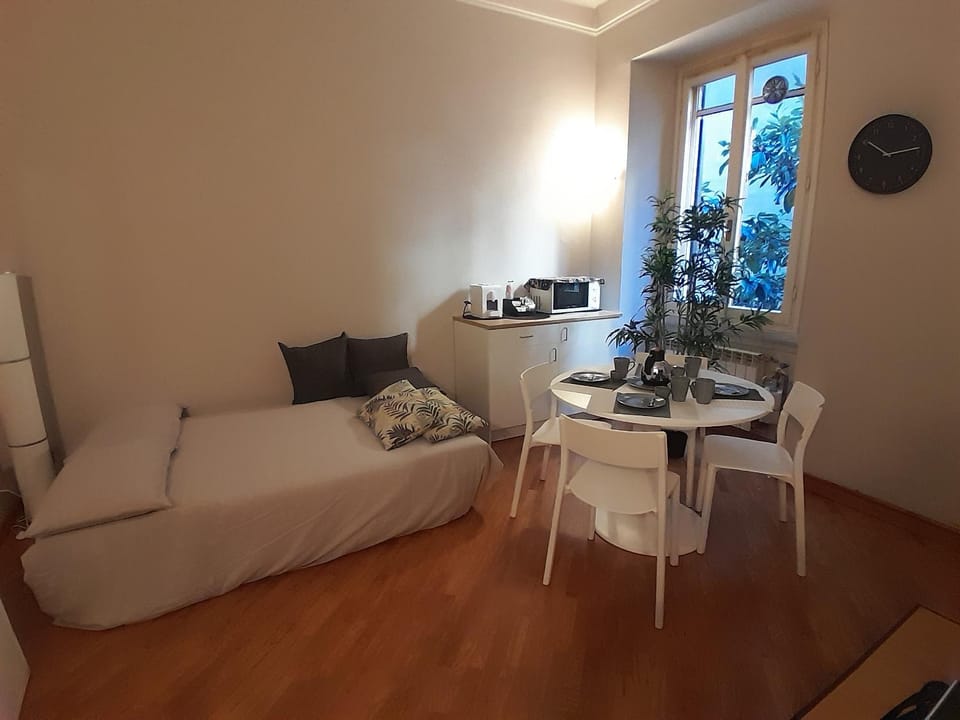 appartamento Martina, silenzioso a 100 metri dalla metropolitana Apartment in Milan