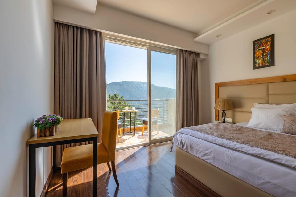 Bedroom, Mountain view