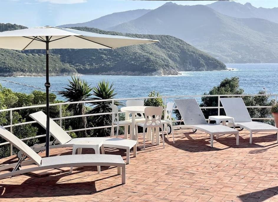 Natural landscape, Balcony/Terrace, Beach, Sea view, sunbed