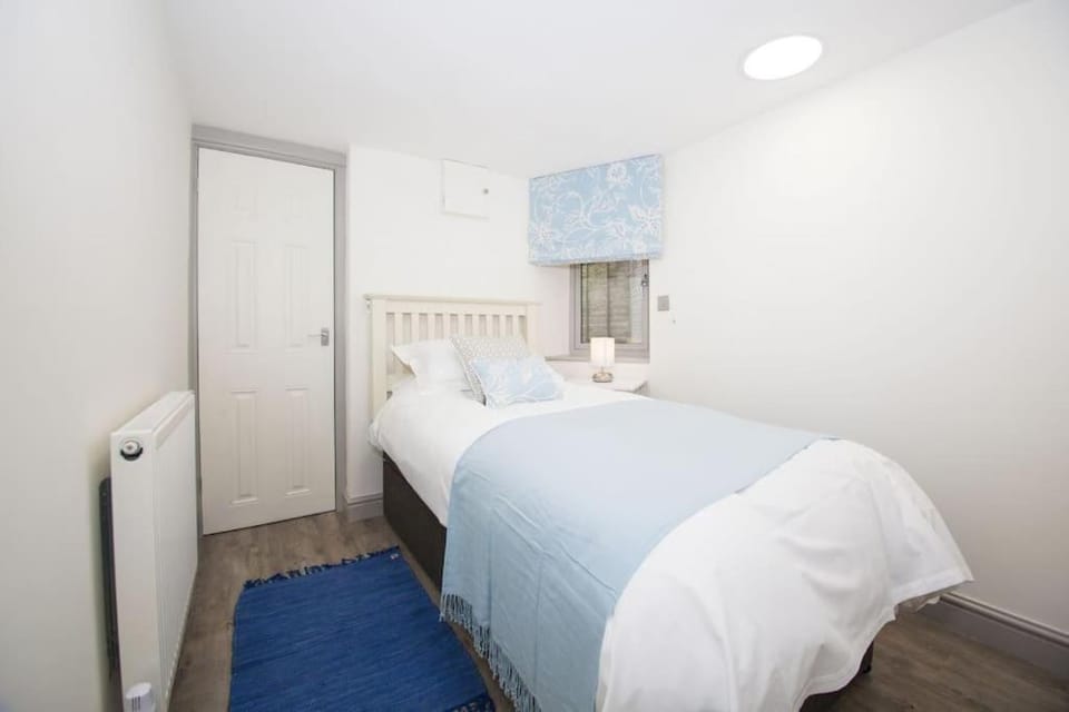 Stunning cosy cottage in old town Padstow sleeps 4 House in Padstow