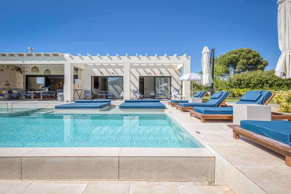 Patio, Day, Pool view, Swimming pool, sunbed