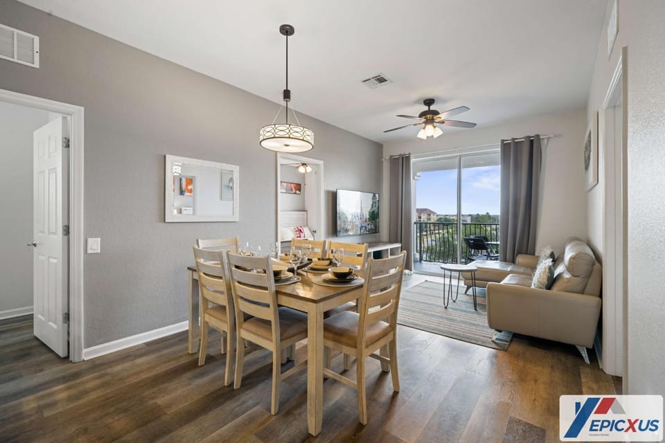 The Epic Edinburgh Top Floor Vista Cay Orlando Apartment in Orlando
