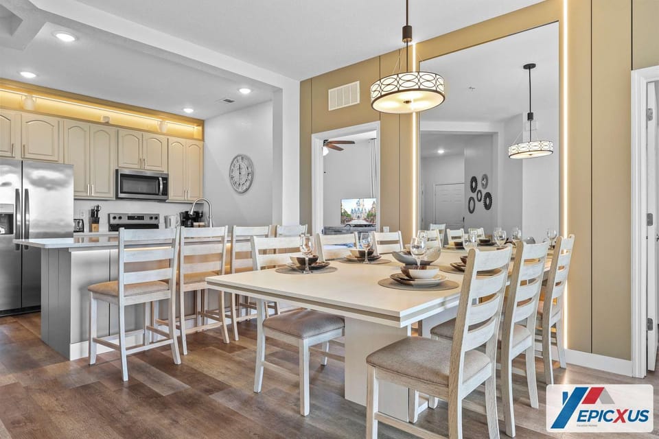 The Epic Edinburgh Top Floor Vista Cay Orlando Apartment in Orlando