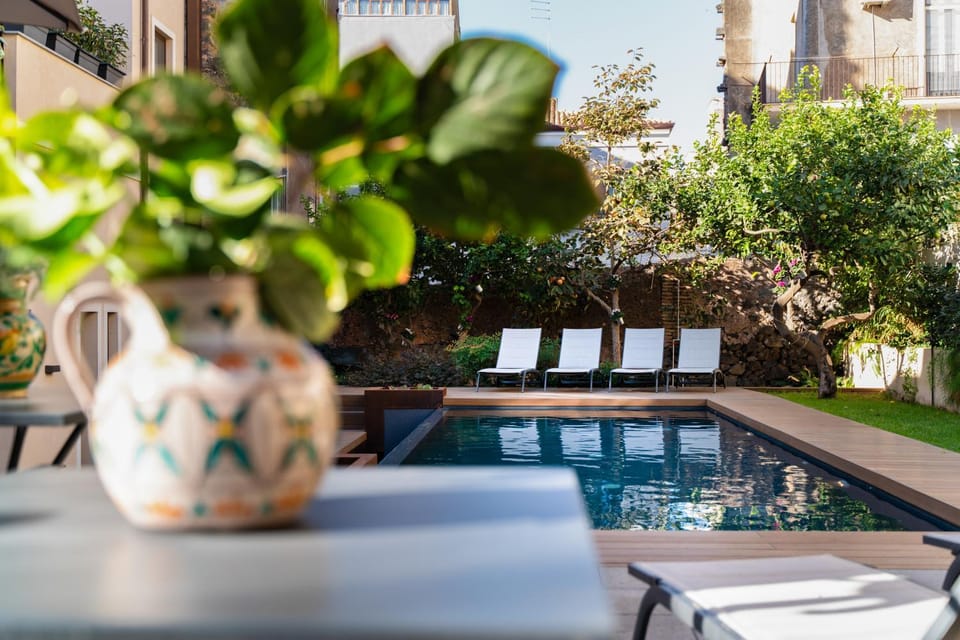 Garden, Garden view, Swimming pool, sunbed