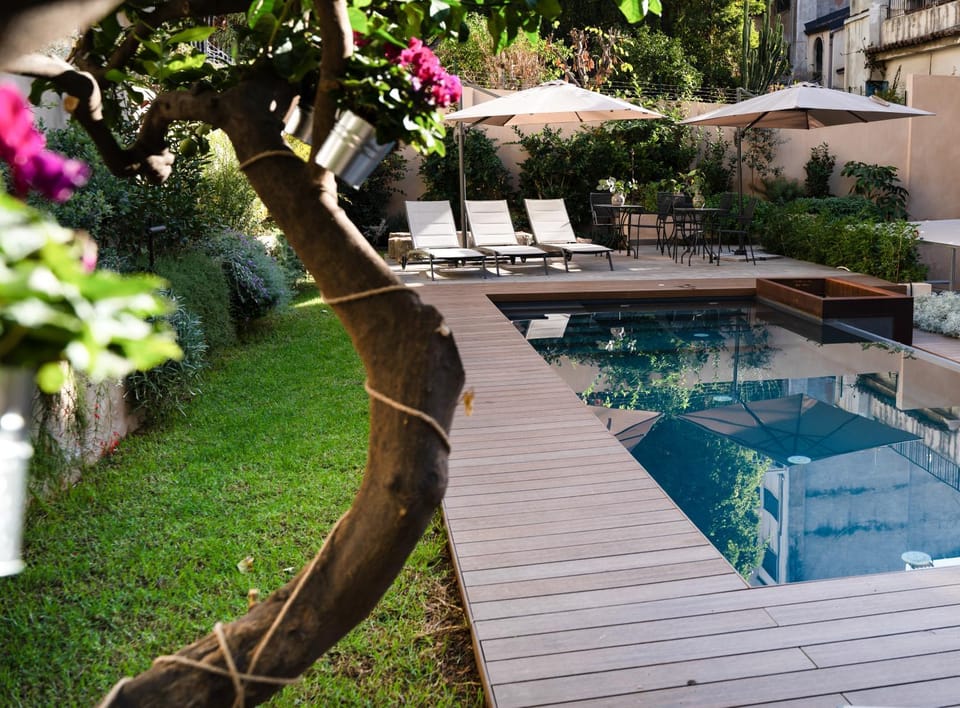 Garden view, Swimming pool, sunbed