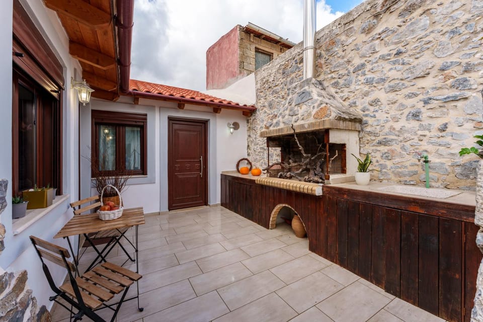 Patio, BBQ facilities, View (from property/room), Balcony/Terrace