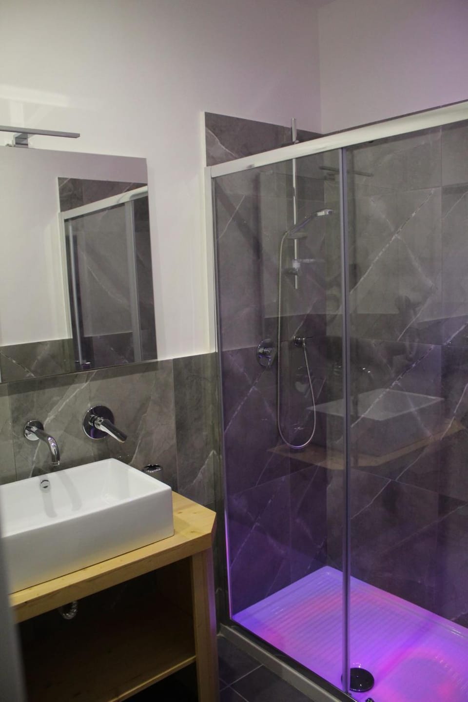 Be Italian Flat Sanfelice Bed and Breakfast in Naples