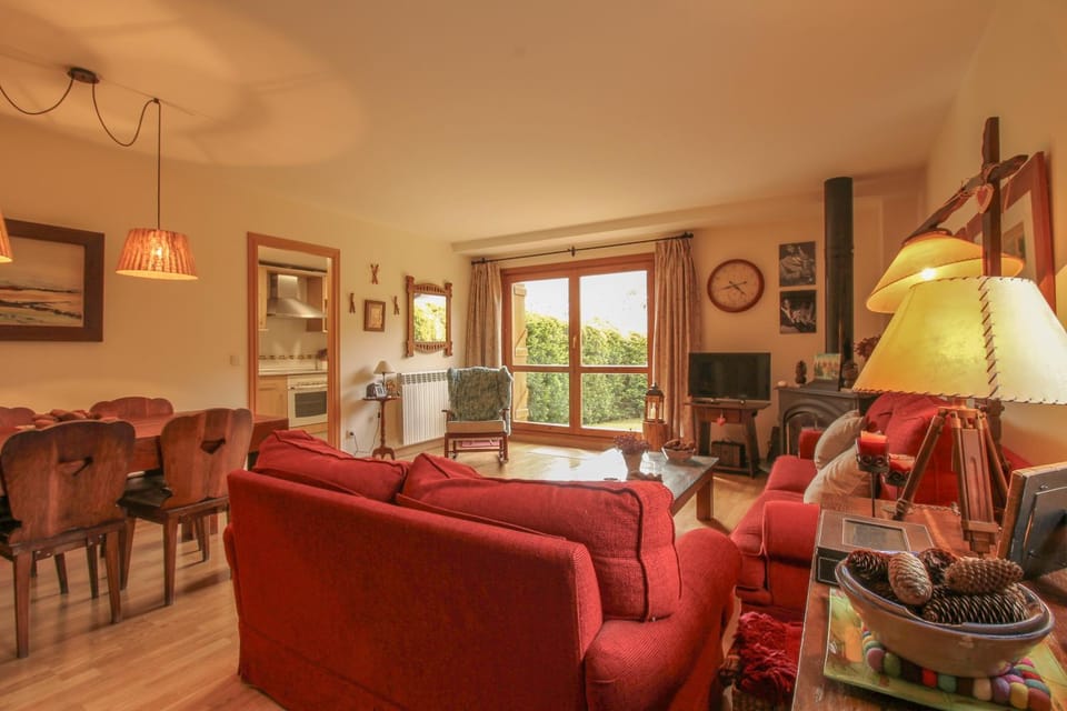 Communal lounge/ TV room, Living room