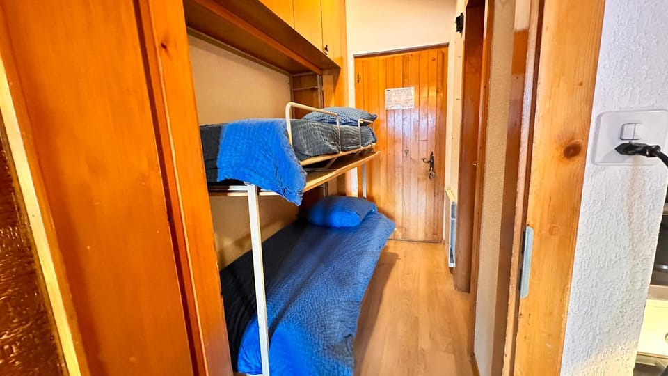 bunk bed