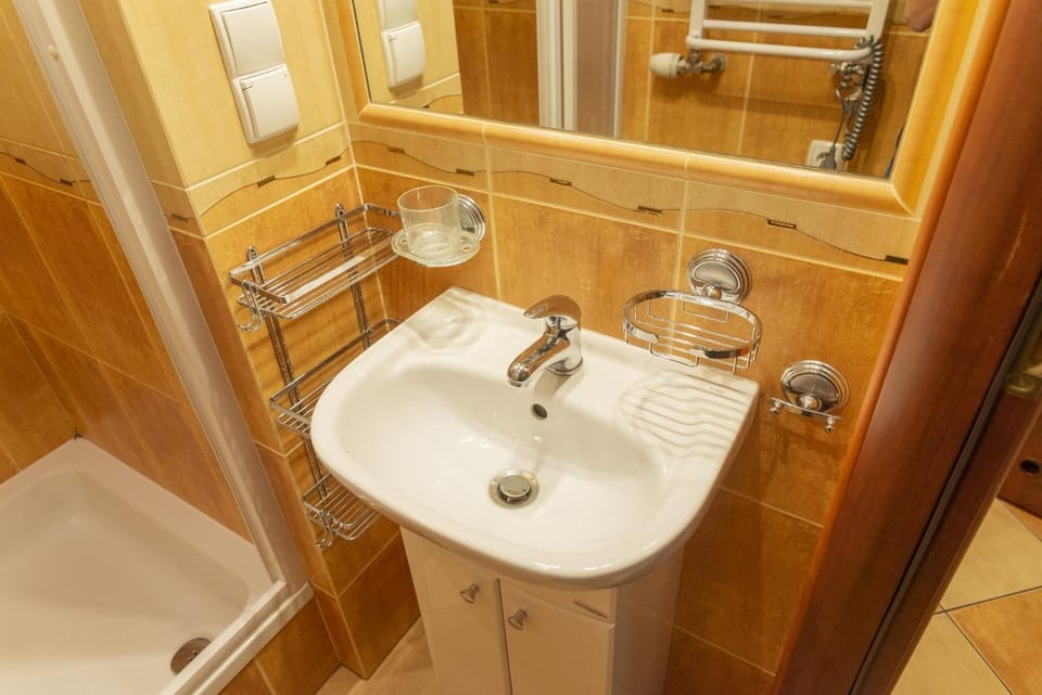 Shower, Bathroom, towels