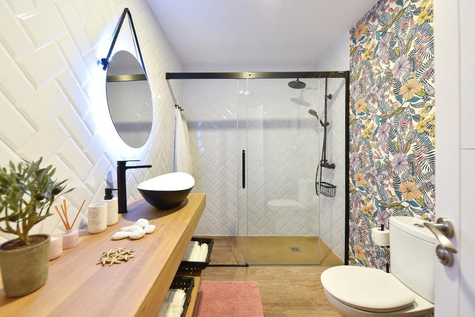 Shower, Toilet, Bathroom, towels