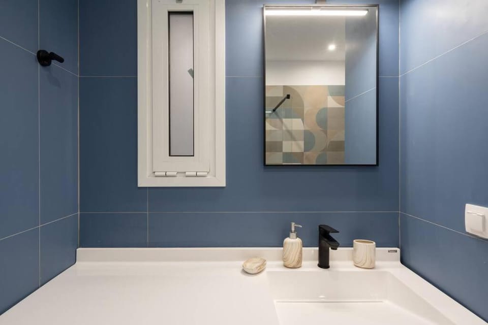 Prime 3-BR Exarcheia Abode Apartment in Athens