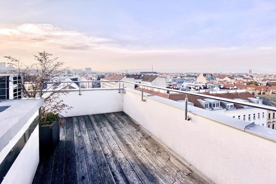 Balcony/Terrace, City view