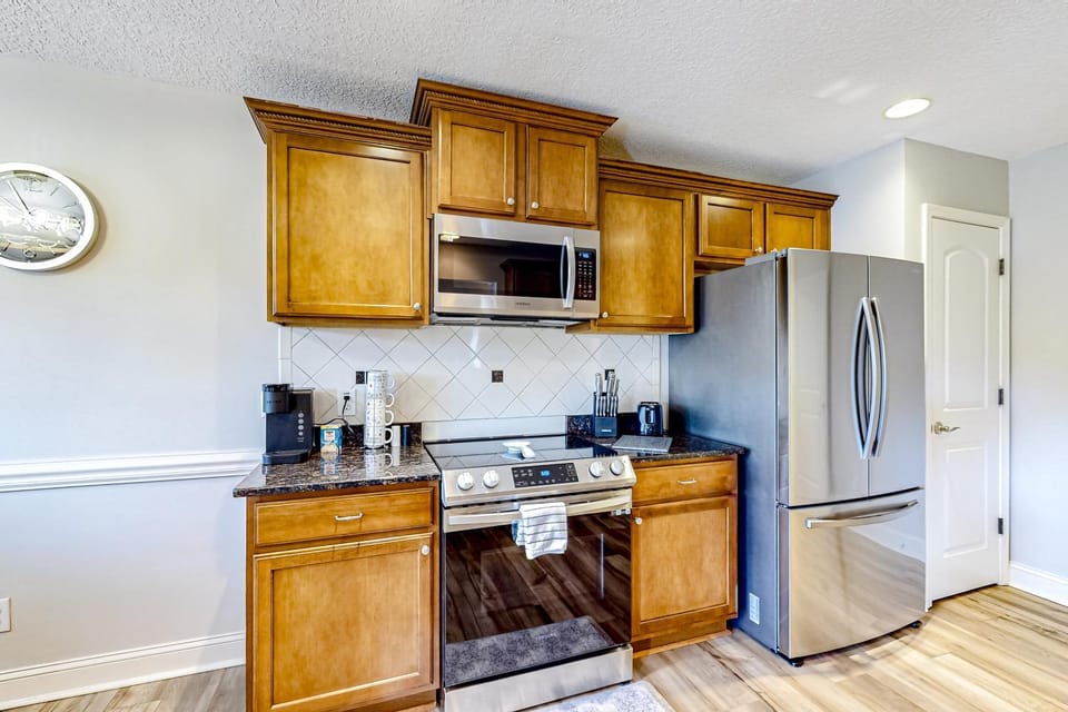 Dog-Friendly Home with Large Yard in Pooler House in Pooler