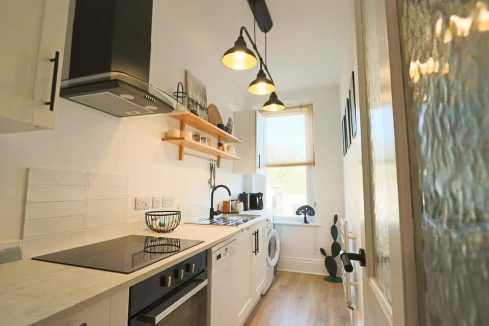 Chic and cosy Two bedroom flat in Cheltenham road Apartment in Bristol
