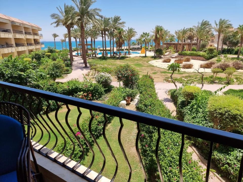 Garden, Garden, Balcony/Terrace, Sea view, Swimming pool