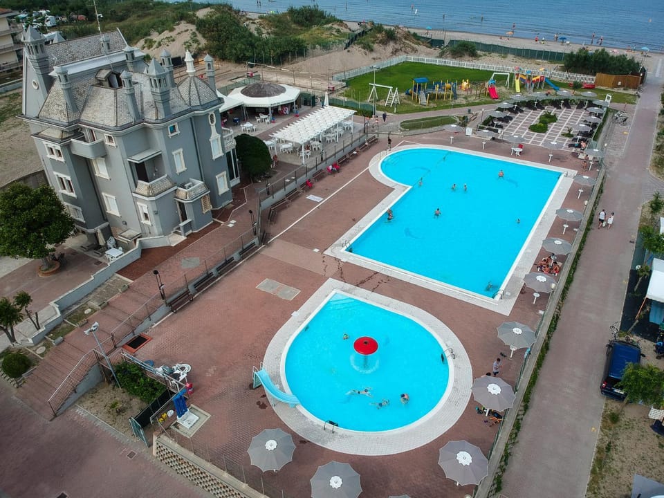 Swimming pool