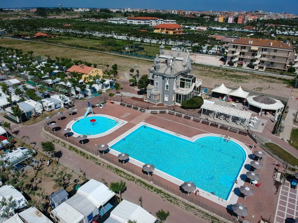 Swimming pool
