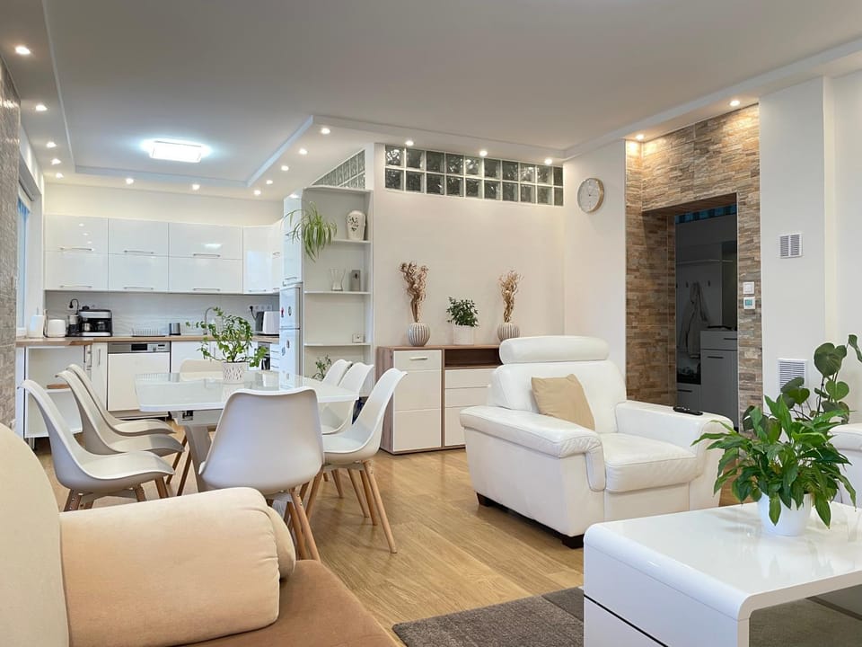 Kitchen or kitchenette, Living room, Dining area