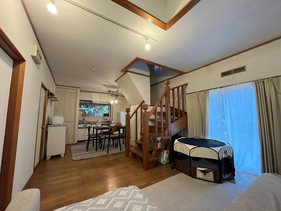 Living room, Photo of the whole room, Dining area, Pets, Pets, pet friendly, pet friendly