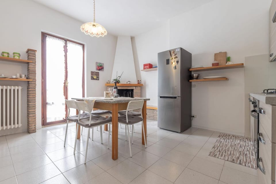 Kitchen or kitchenette, Dining area, minibar, oven, pet friendly, stove